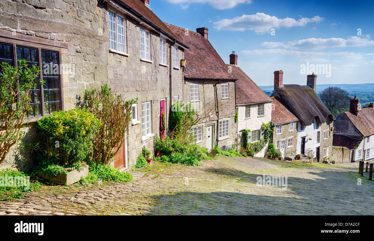 Una fila di cottage inglese a Gold Hill in Shaftesbury, Dorset Foto Stock