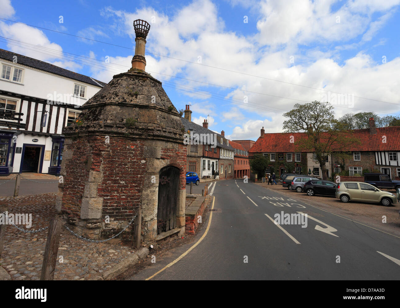 La casa della pompa sul luogo comune a Little Walsingham, Norfolk. Foto Stock