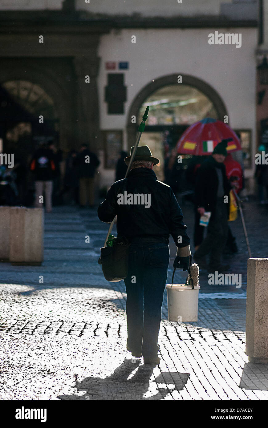 Detergente per vetro, passeggiate Staré Mesto Foto Stock