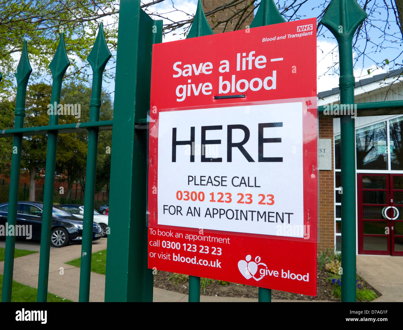 La donazione di sangue nel Regno Unito - si prega di dare il sangue - Segno al di fuori centro drop in a Redditch, Worcestershire Foto Stock