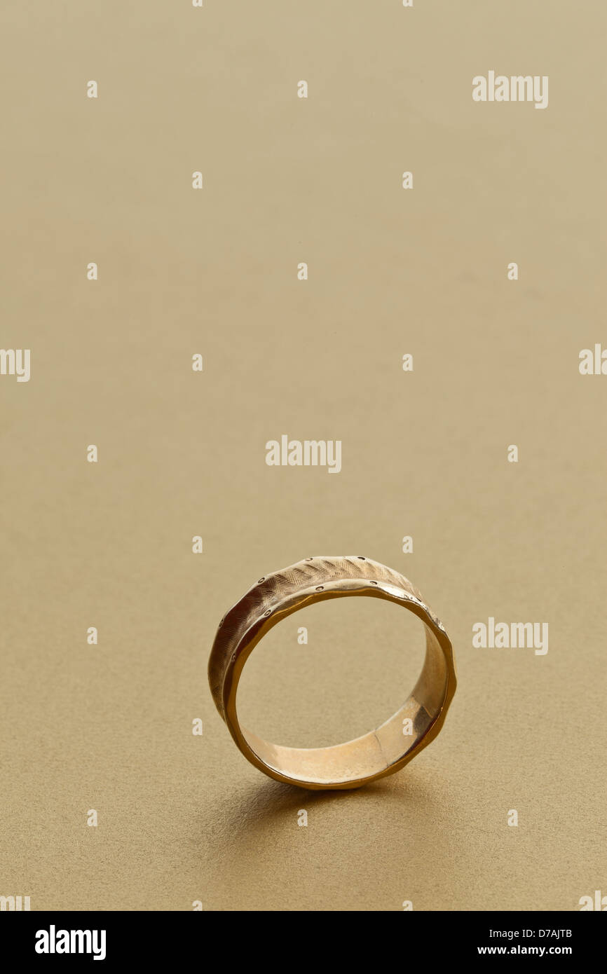 Oro anello di nozze Foto Stock