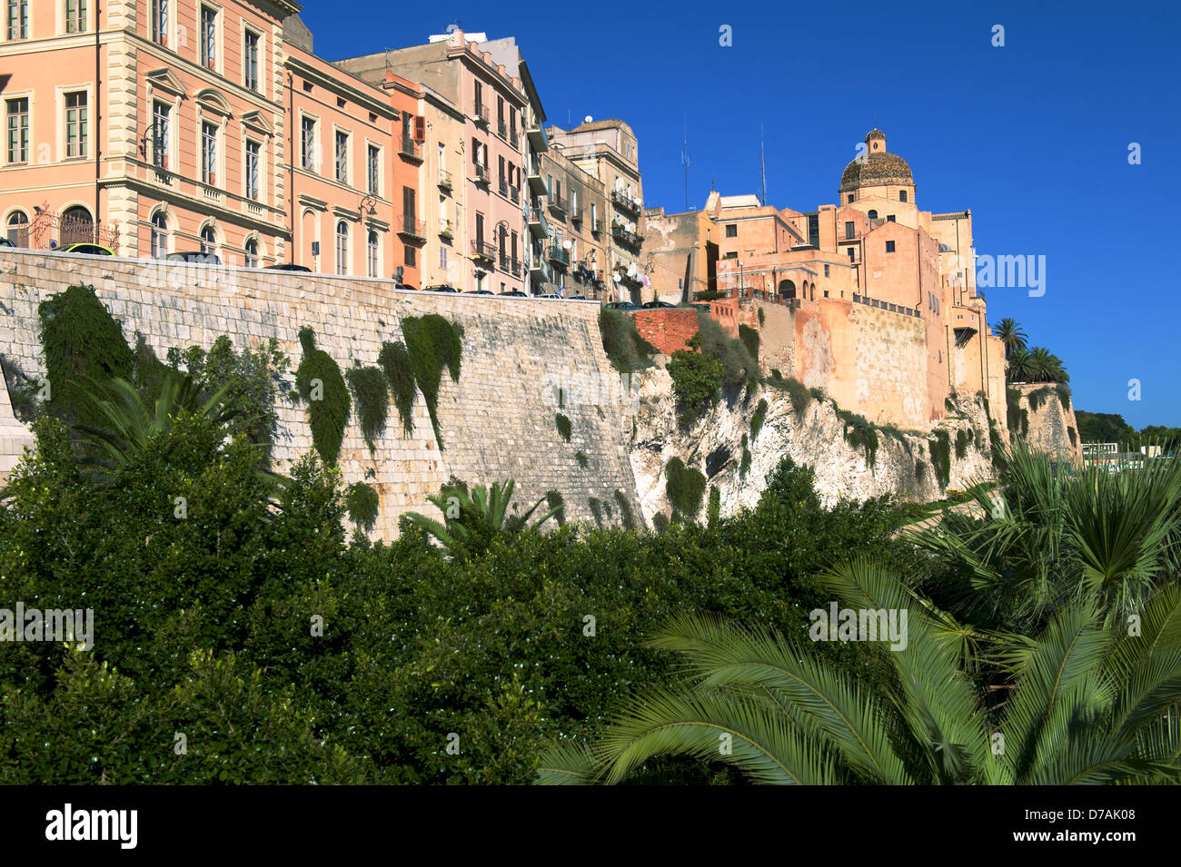 Il Bastione, un importante punto di riferimento nella città di Cagliari in Sardegna Foto Stock