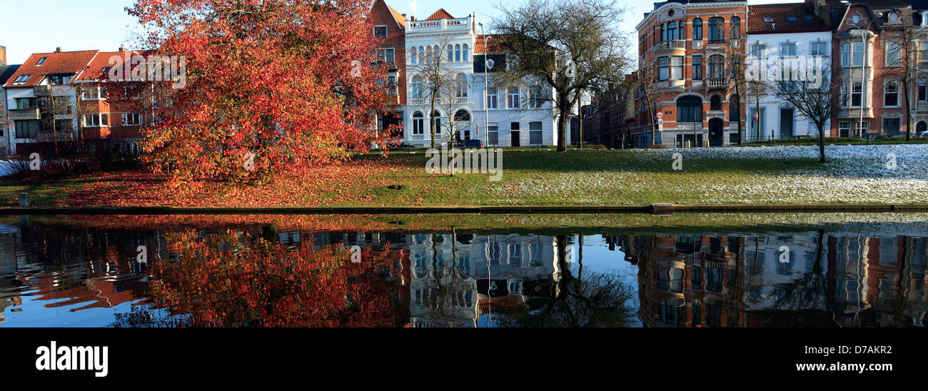 Case residenziali, città di Bruges, Fiandre Occidentali, Regione fiamminga del Belgio. Foto Stock