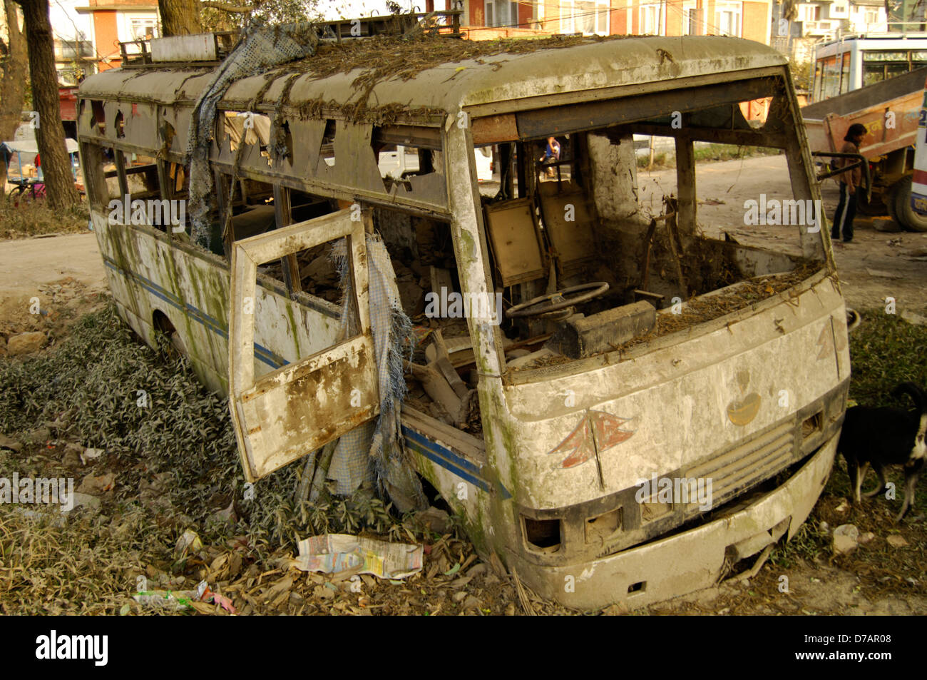Un bus distrutto Foto Stock
