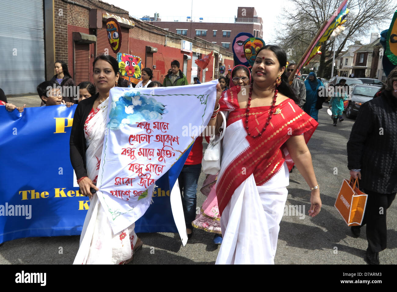 Bengali Anno Nuovo Festival e Parade, poco Bangladesh, Kensington sezione, Brooklyn, NY, 2013. Foto Stock