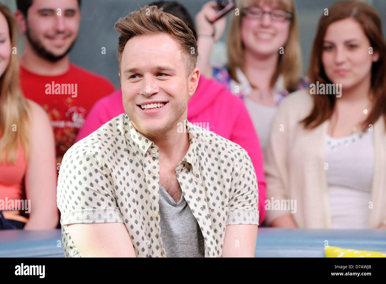 Toronto, Canada. Il 2 maggio 2013. Musicista britannico Olly Murs visite Canadian TV show NEW.music.live durante la sua tappa del tour di Toronto. (EXI/N8N/Alamy Live News) Foto Stock