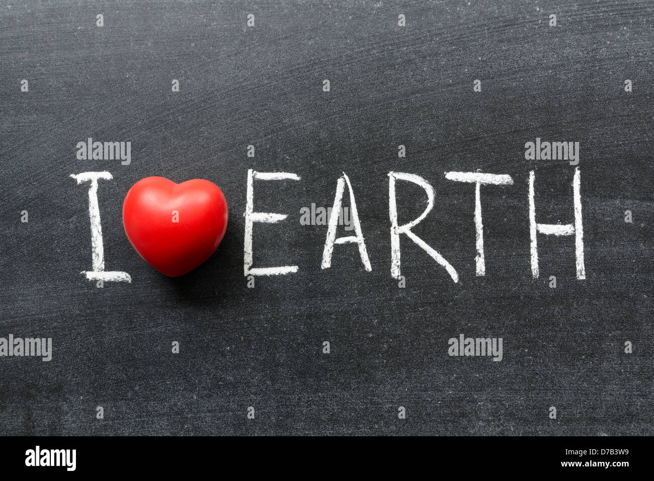 Io amo la terra una frase scritta a mano sulla scuola di Blackboard Foto Stock