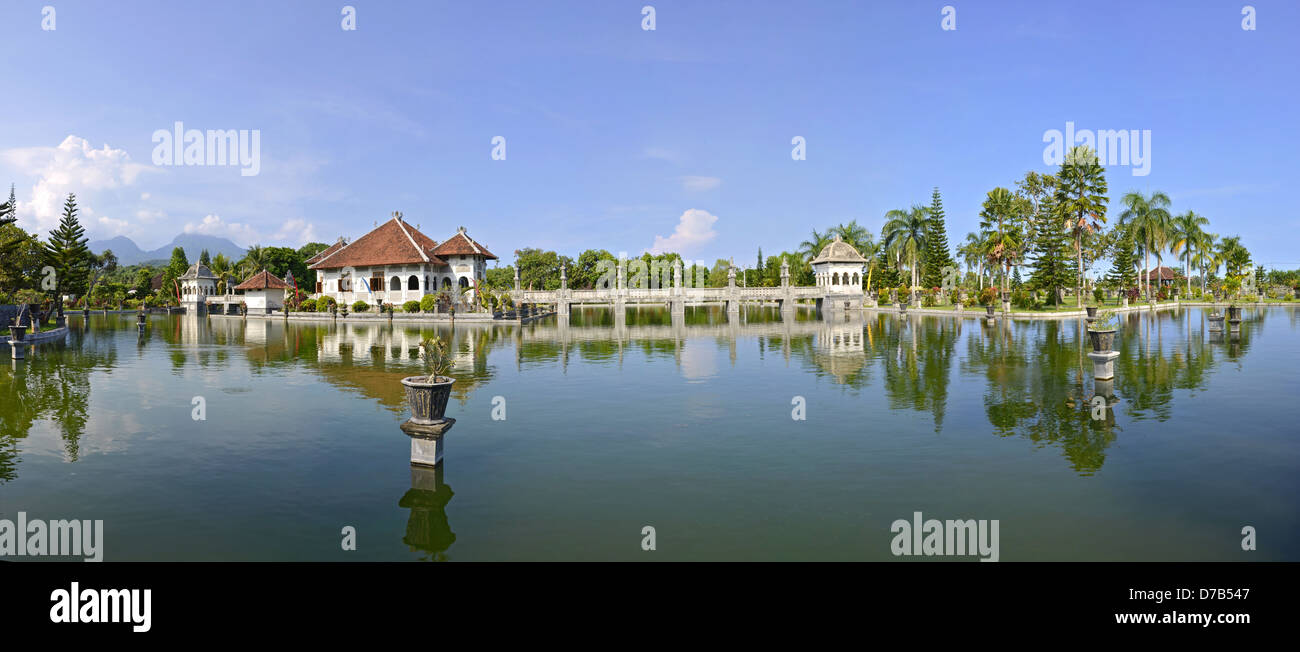 Panorama di Tirtagangga Taman Ujung acqua palace di Bali Foto Stock