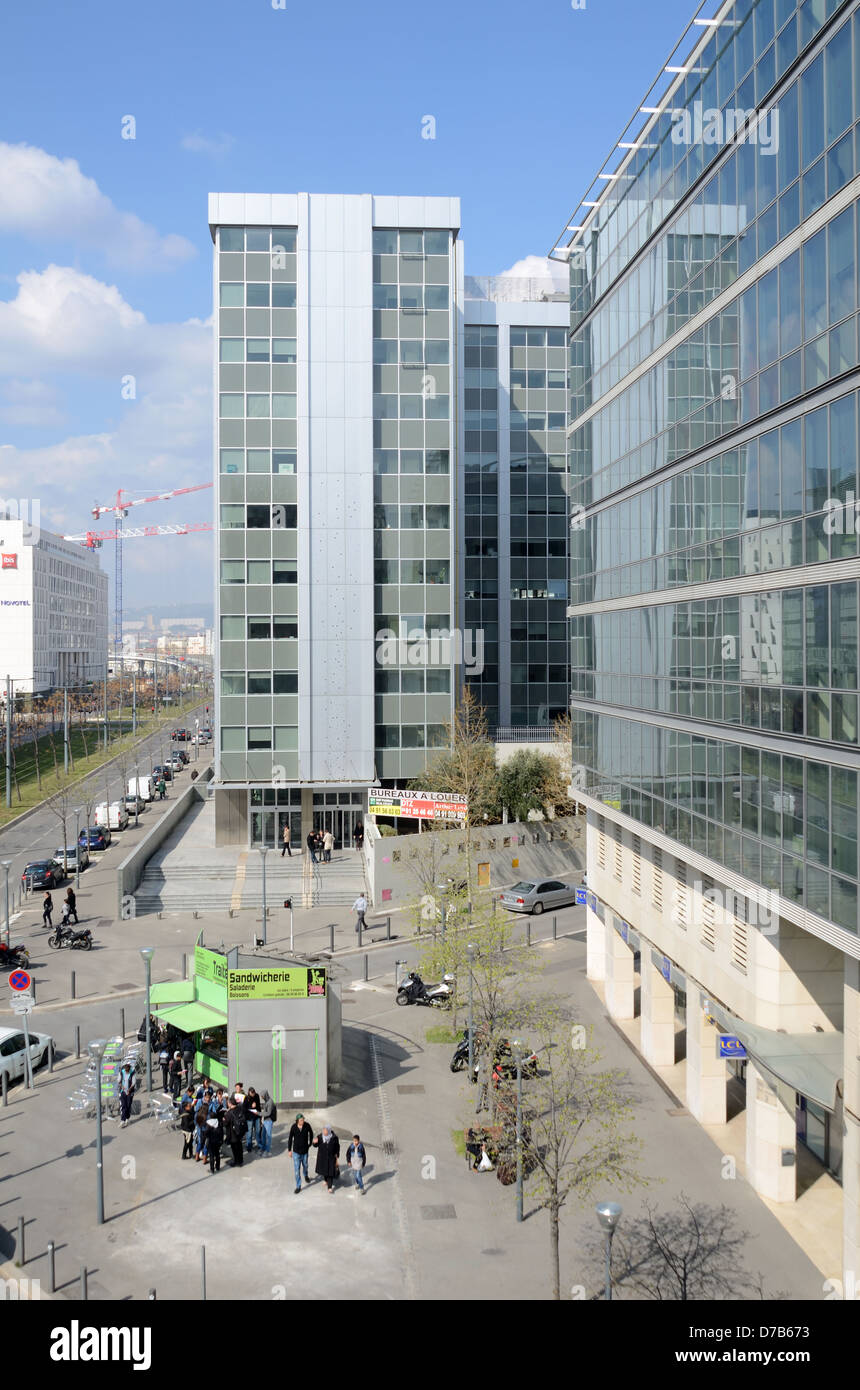 Uffici moderni o uffici nel quartiere centrale degli affari di EuromMediterraneo Marsiglia Provenza Francia Foto Stock
