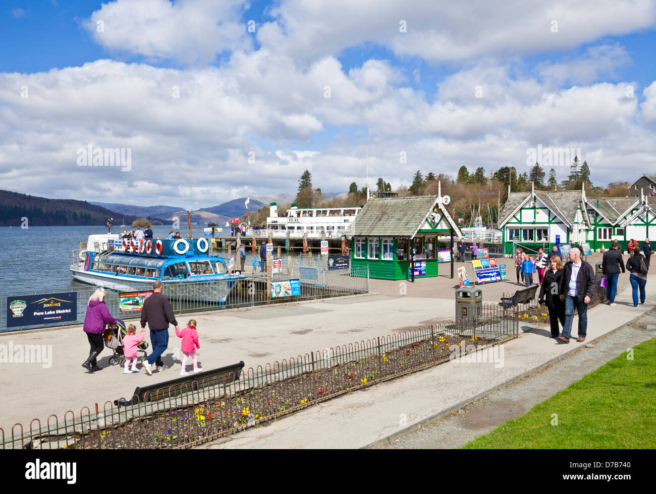 Sistema di cottura a vapore e crociere sul lago ufficio prenotazioni Lago di Windermere a Bowness on Windermere Cumbria Lake District Inghilterra UK GB EU Europe Foto Stock