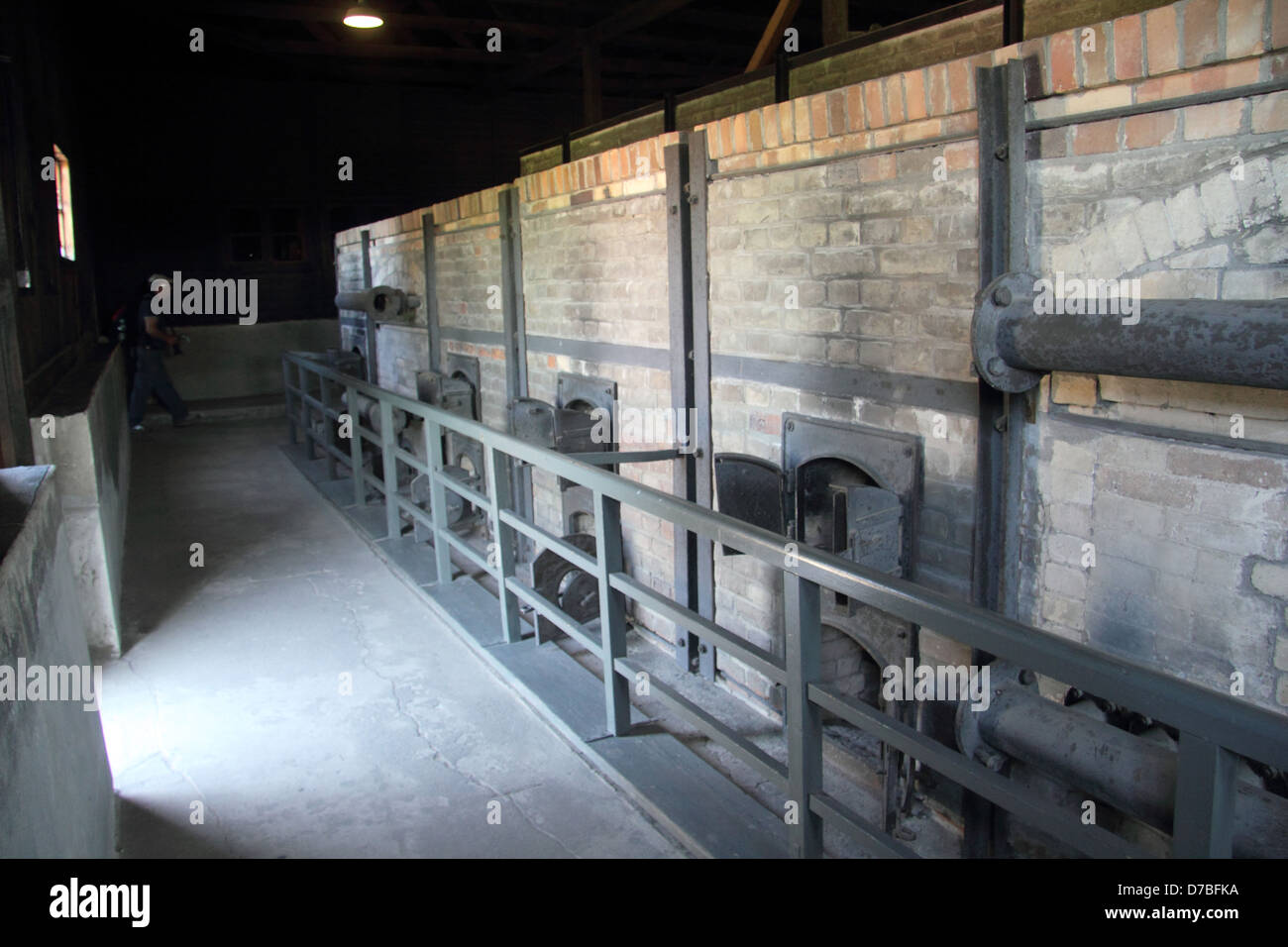 Porte di uscita per vittime di cenere dai forni nel crematorio di Majdanek morte camp in Polonia Foto Stock