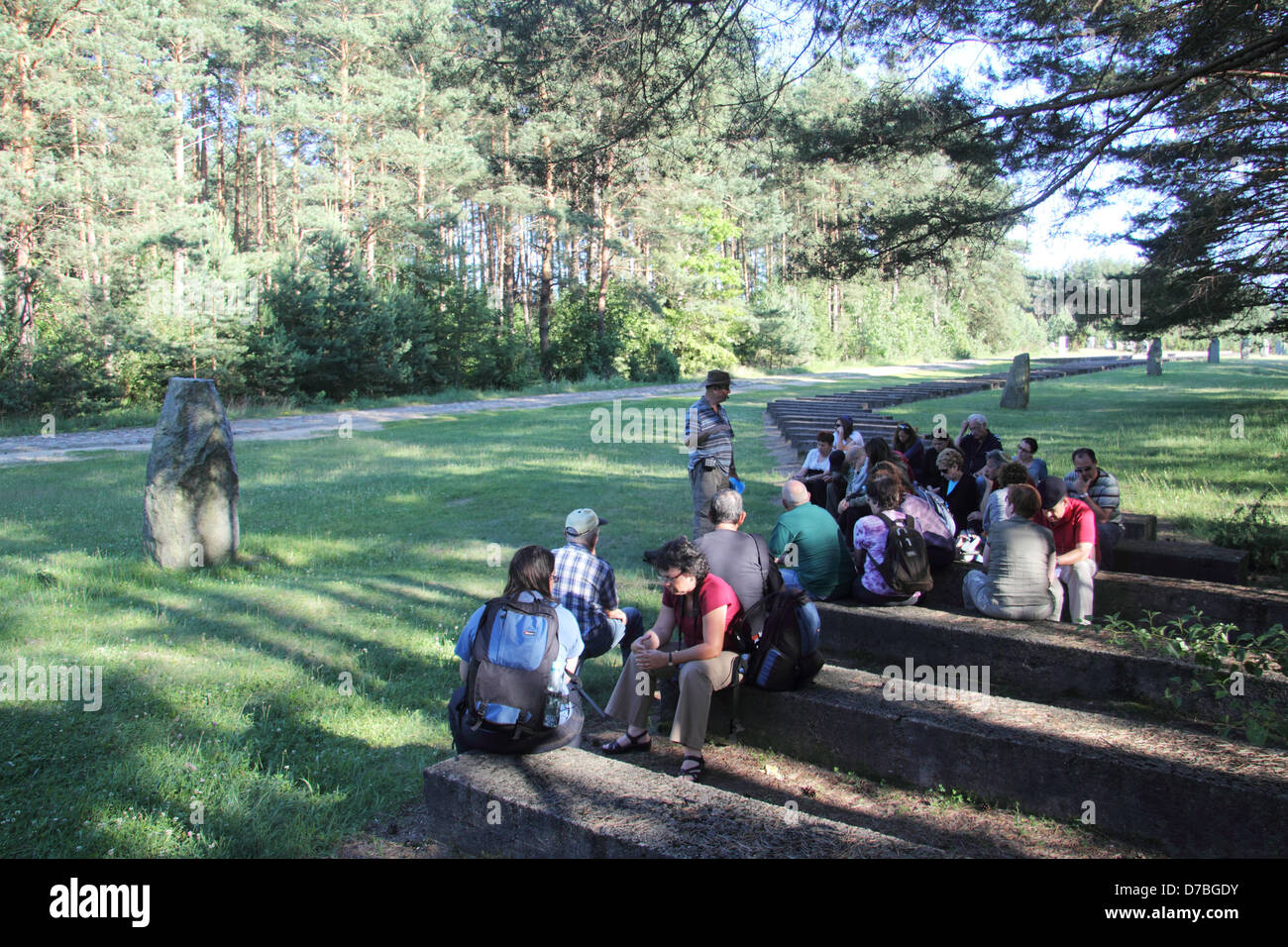 Gli israeliani in visita a Treblinka campo di sterminio in Polonia Foto Stock