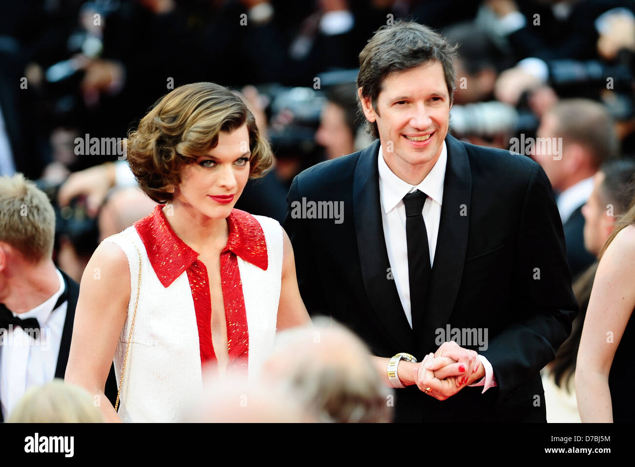 Milla Jovovich e Paul Anderson 2011 Festival Internazionale del Cinema di Cannes - Giorno 8 - La Conquete - Premiere Cannes, Francia - Foto Stock