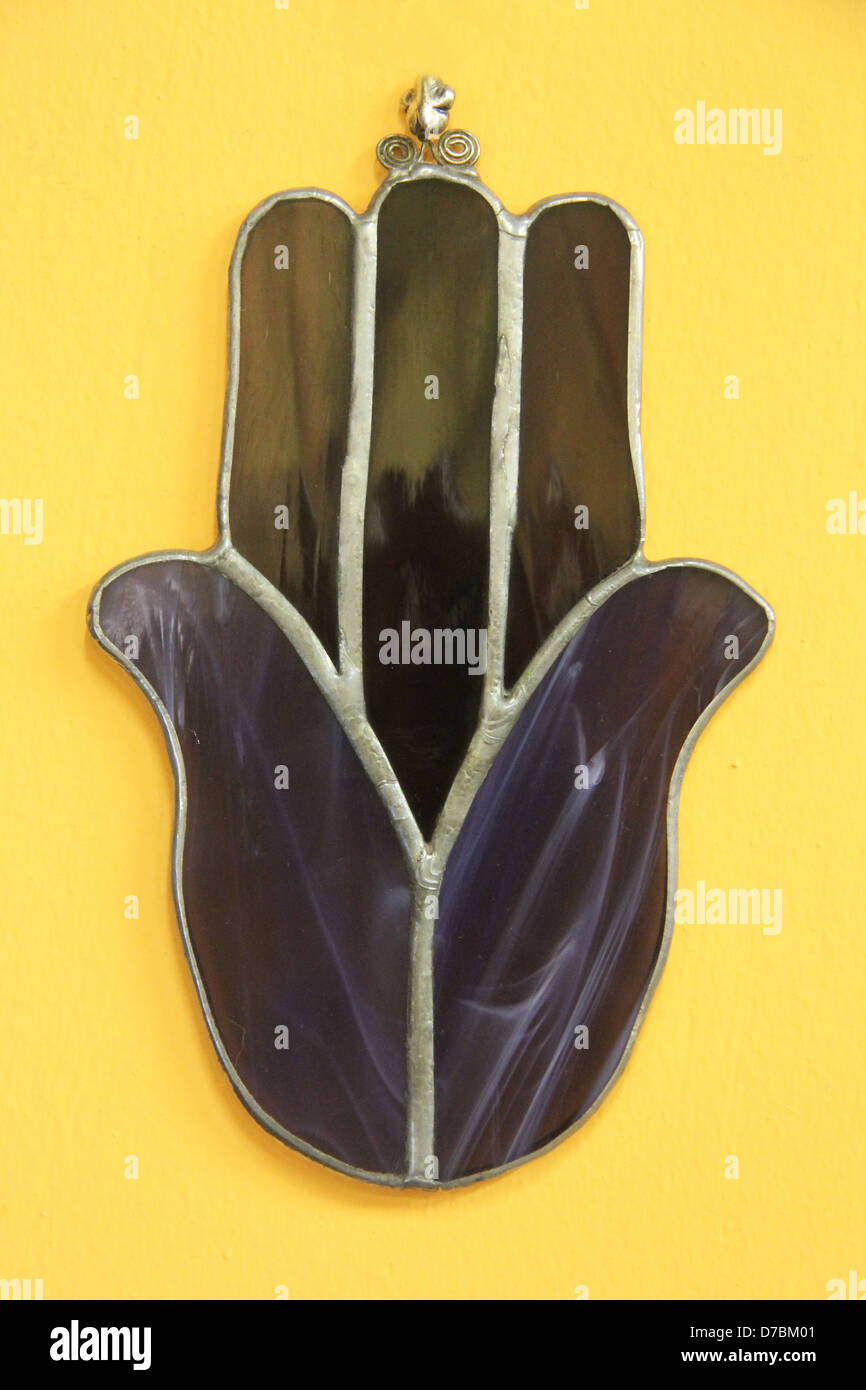 Hamsa amuleto utilizzati per la protezione contro il malocchio Foto Stock