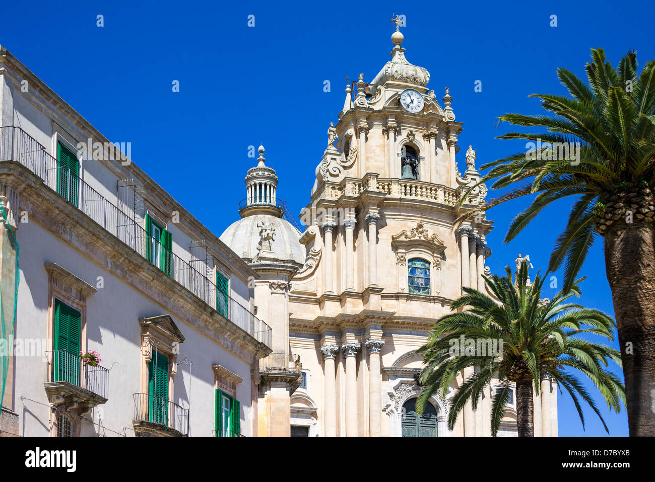 Europa Italia, sicilia,,Ragusa Ibla, la Piazza del Duomo di San Giorgio duomo progettato da Rosario Gagliardi Foto Stock