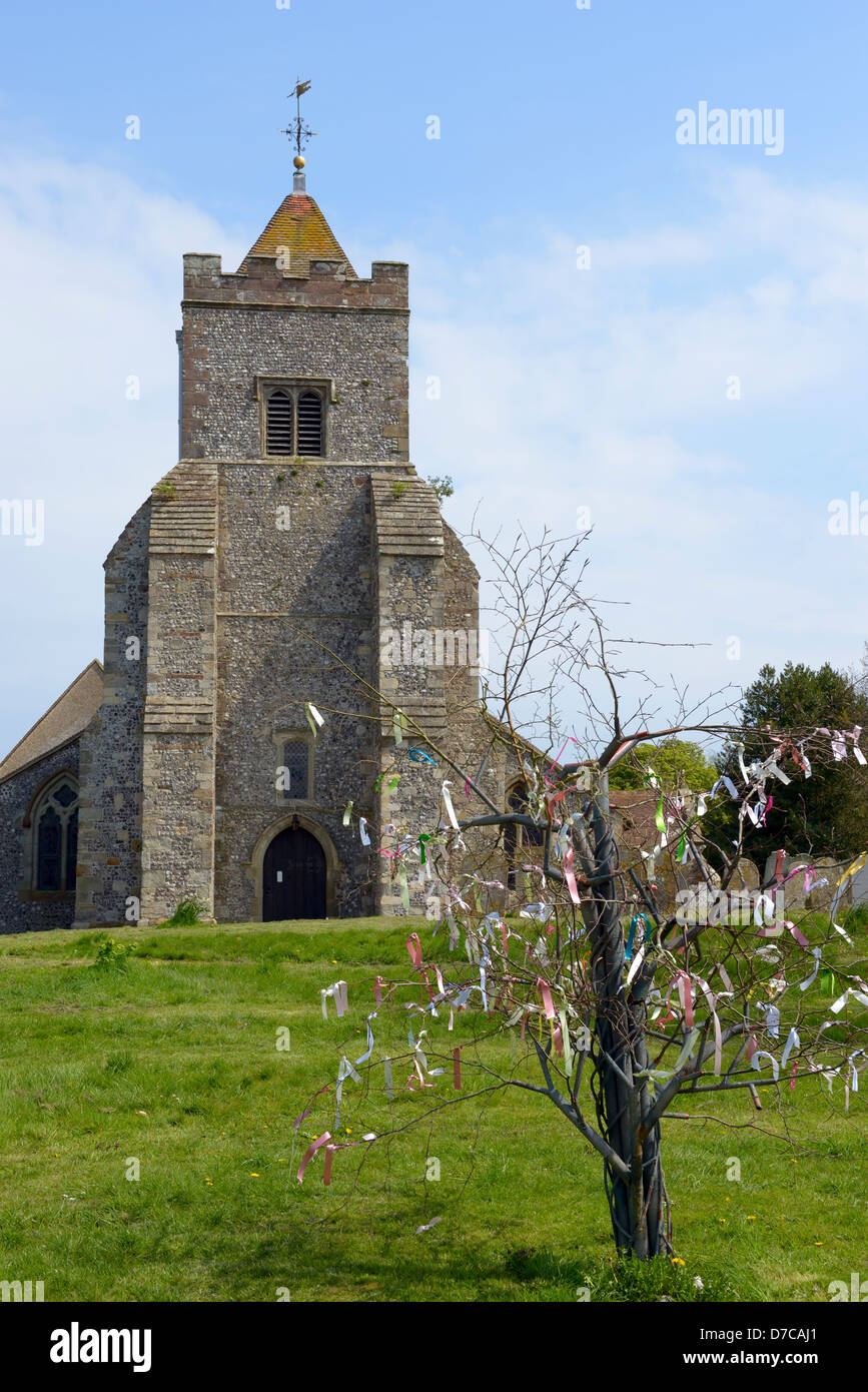 La chiesa di San Pietro nel villaggio di Firle, East Sussex, Regno Unito Foto Stock