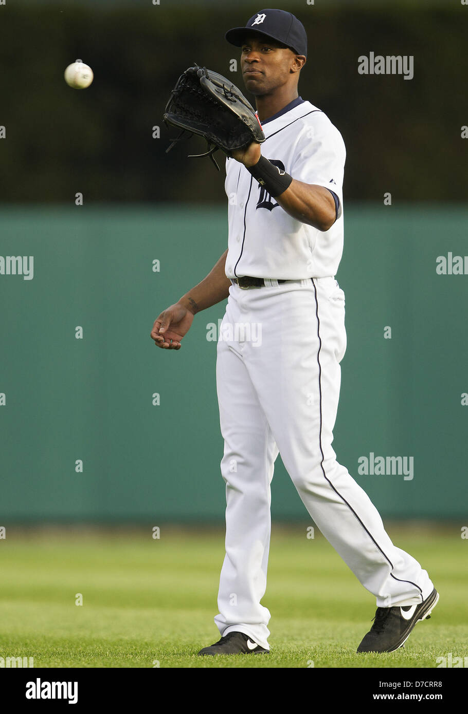 Aprile 29, 2013 - Detroit, Michigan, Stati Uniti d'America - 29 Aprile 2013: Detroit Tigers outfielder Austin Jackson (14) durante la MLB azione di gioco tra il Minnesota Twins e Detroit Tigers al Comerica Park di Detroit, Michigan. Le tigri hanno sconfitto i gemelli 4-3. Foto Stock