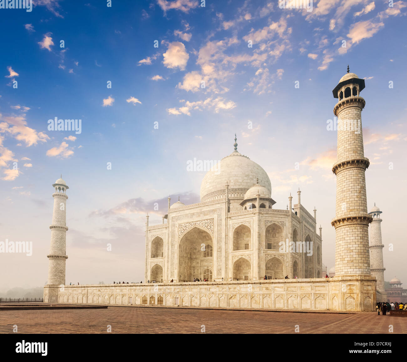 Taj Mahal. Simbolo indiano - India travel background. Agra, India. Ampio angolo di visione Foto Stock