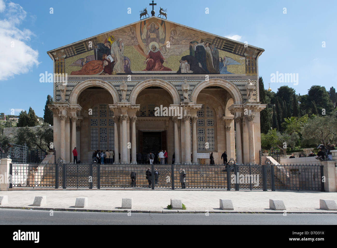 L'esterno della chiesa di tutte le nazioni costruito sul sito del Giardino del Getsemani in Gerusalemme, Israele Foto Stock