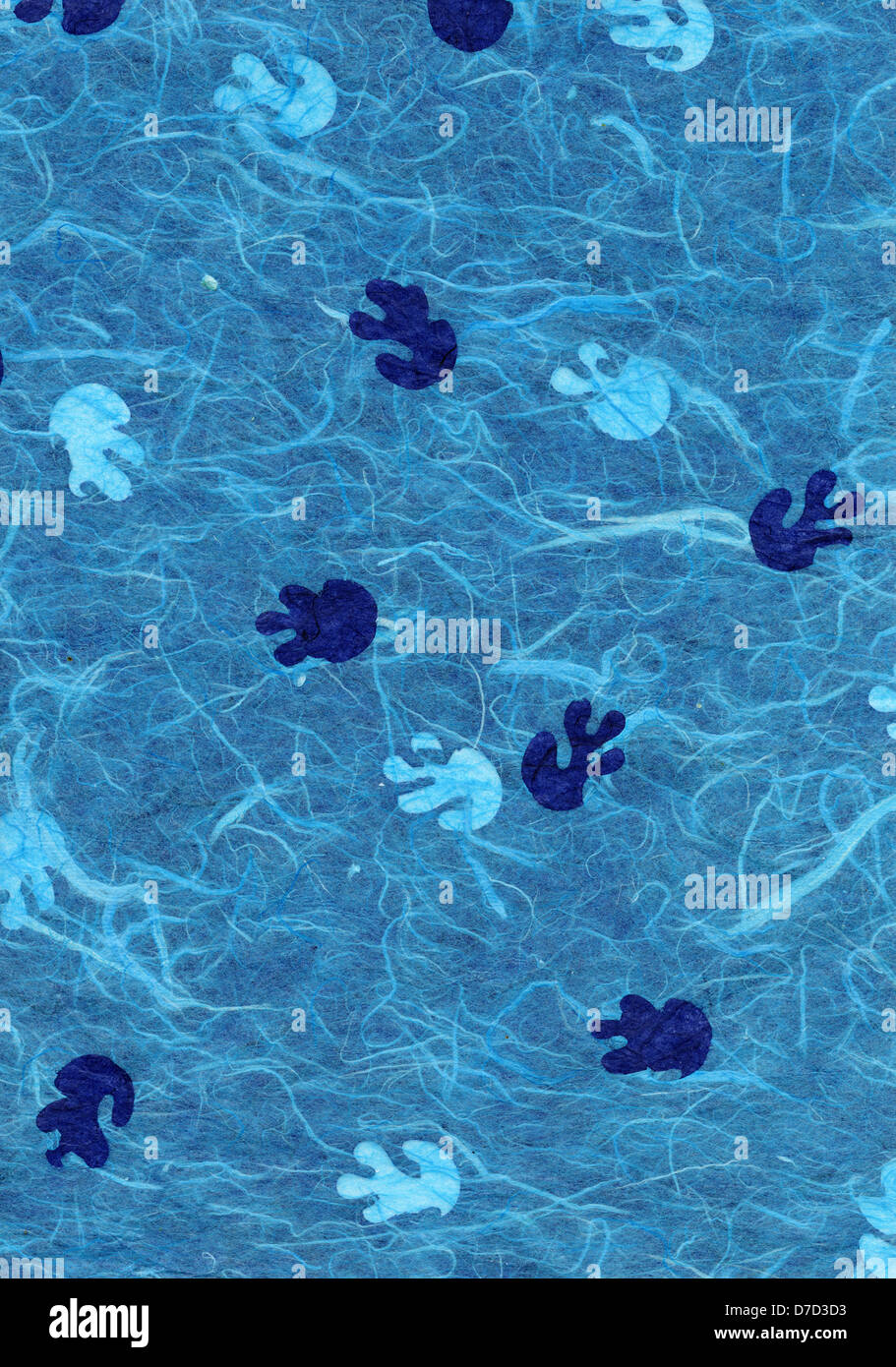 Scansione ad alta risoluzione blu brillante riso modello di carta blu brillante forme anamorfici somigliante a Medusa decorare la sua superficie. Foto Stock