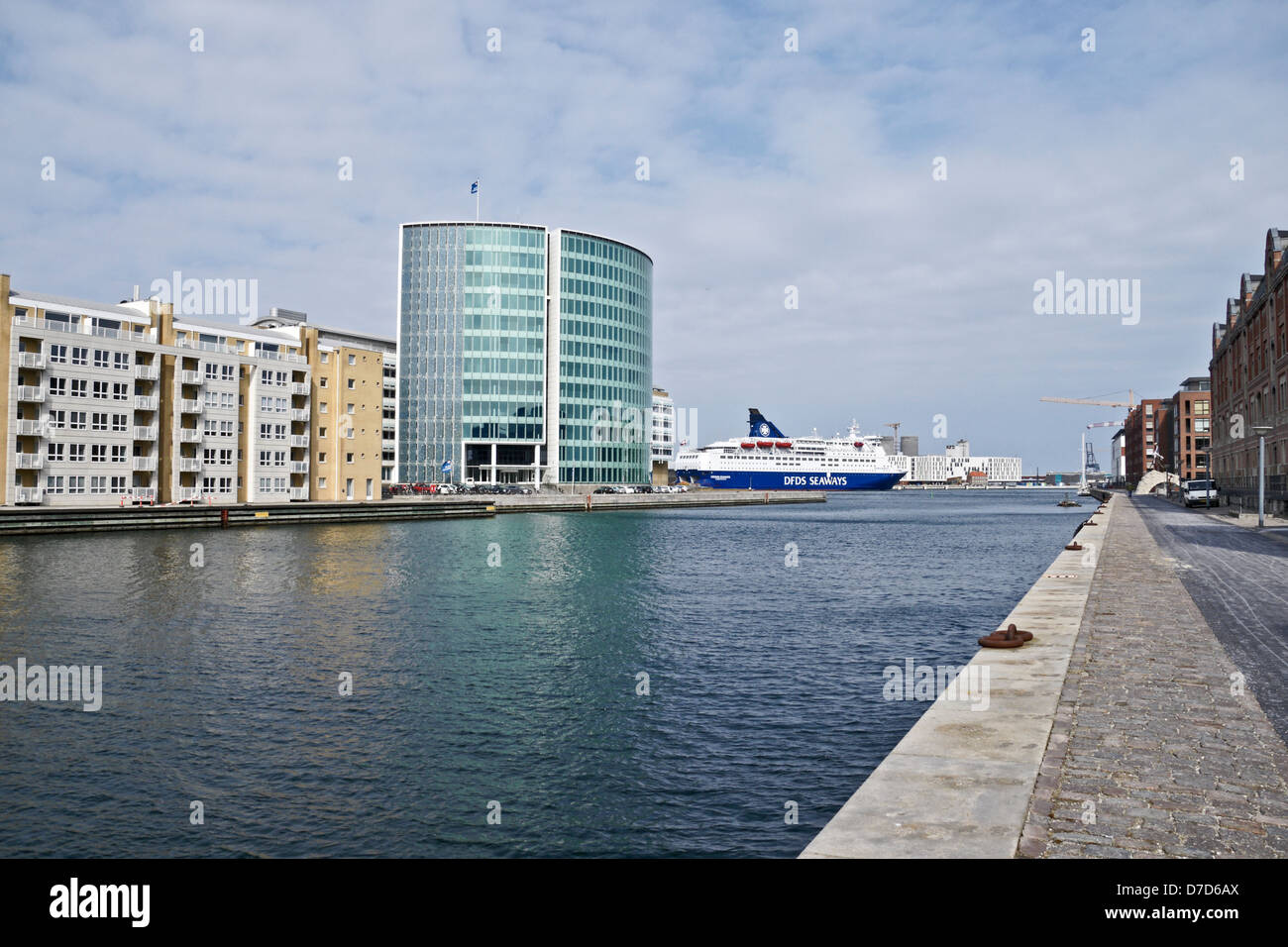 DFDS traghetto per auto Crown Seaways ormeggiato al terminale DFDS nel sud del porto libero Copenhagen DANIMARCA vela a Oslo Foto Stock