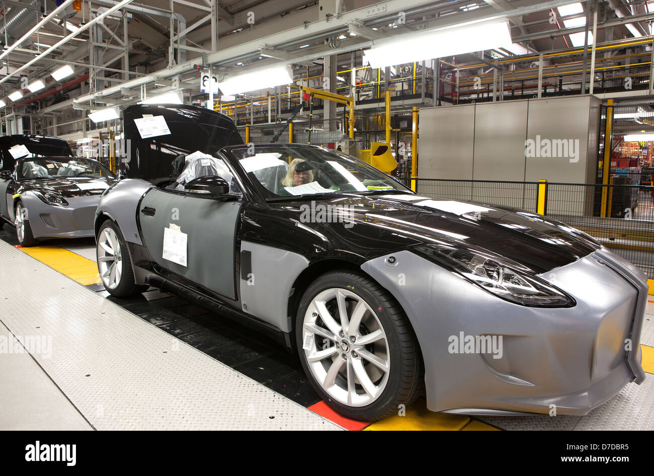 All'interno di Jaguar stabilimento di Castle Bromwich, Birmingham sulla linea di produzione della nuova F-tipo di vettura sportiva. Marzo 12th, 2013 Foto Stock