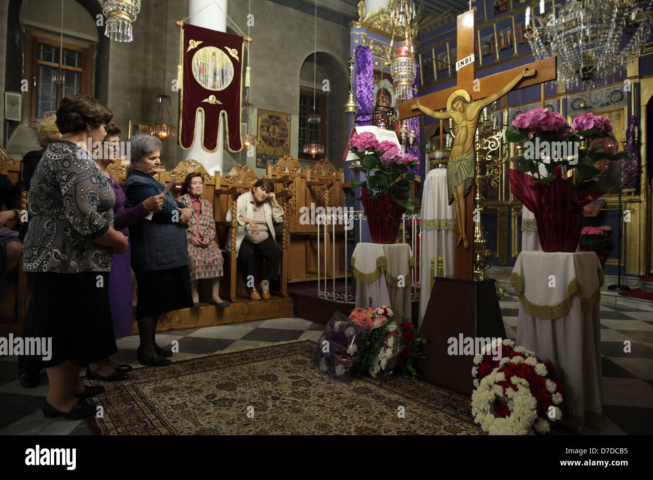 Xanthi, Grecia. Il 3 maggio 2013. Una statua in legno di Gesù Cristo all'interno di una chiesa in Grecia nel maggio 02,2013. Credito: Yiannis Kourtoglou / Alamy Live News Foto Stock