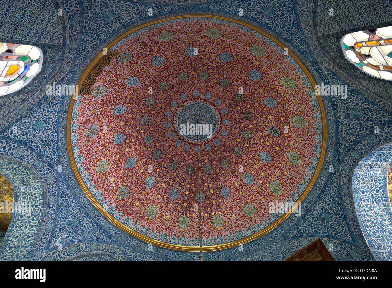 Soffitto rivestito di piastrelle nel palazzo Topkapi, Istanbul, Turchia Foto Stock