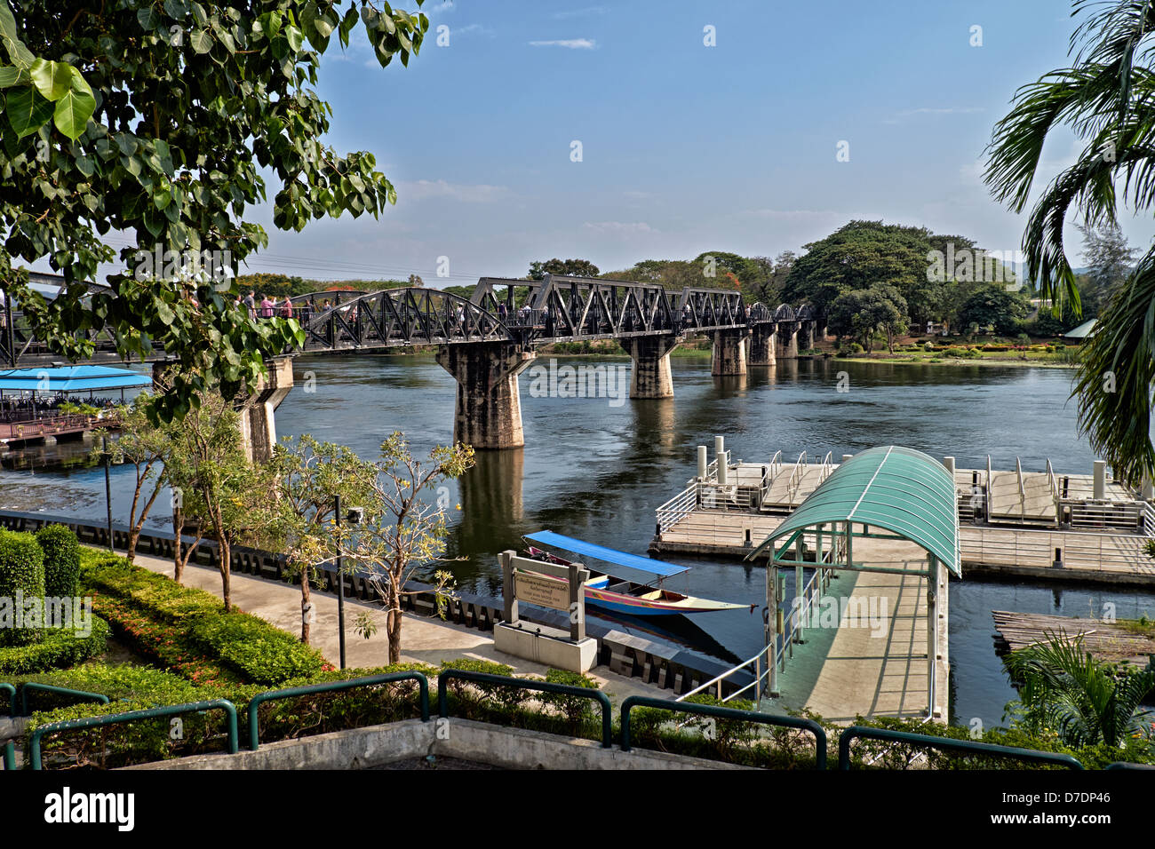 Il ponte sul fiume Kwai (aka) Ferrovia della Morte. Kanchanaburi Thailandia SUDEST ASIATICO Foto Stock