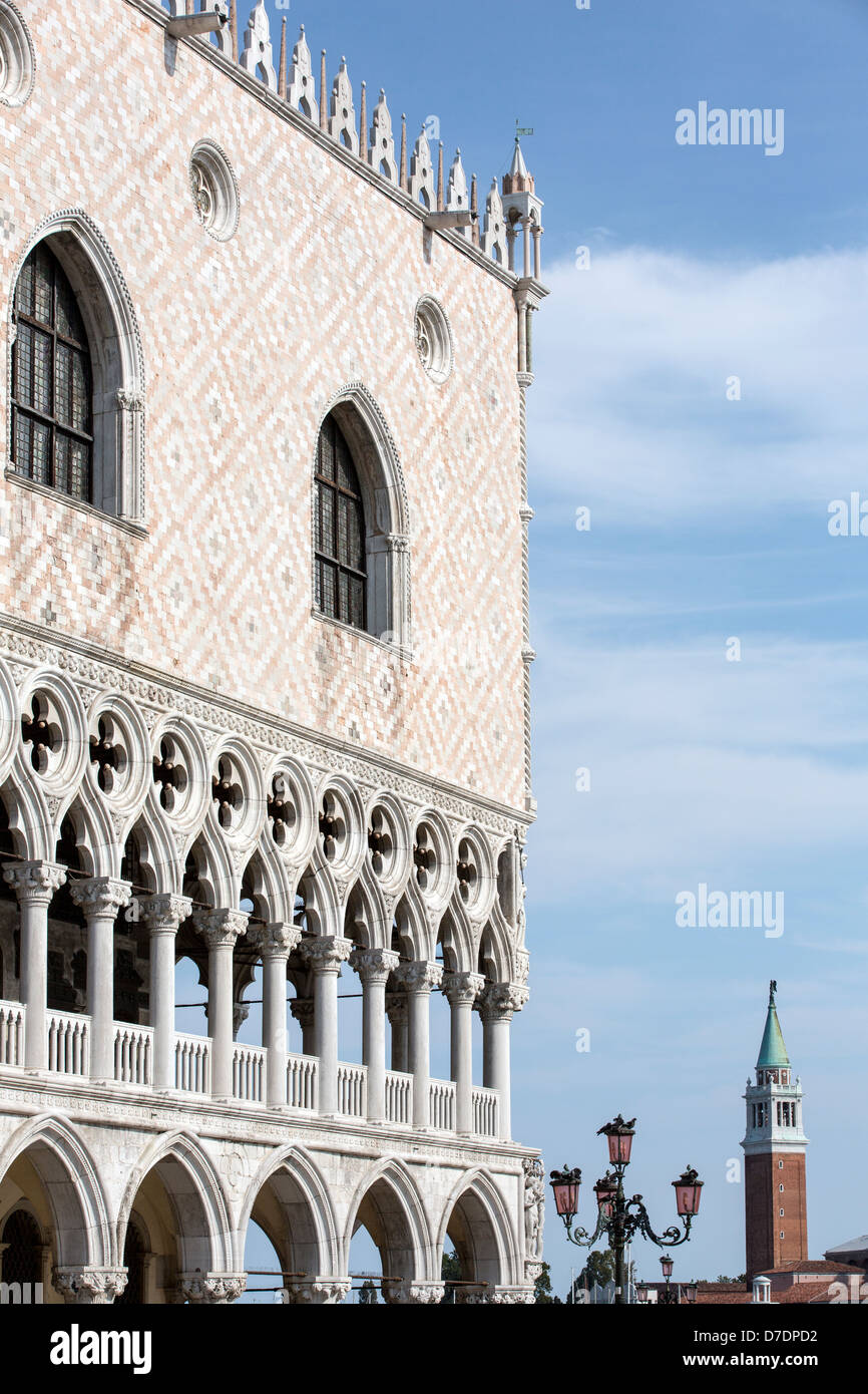 La facciata esterna del Palazzo Ducale di Venezia Italia Foto Stock