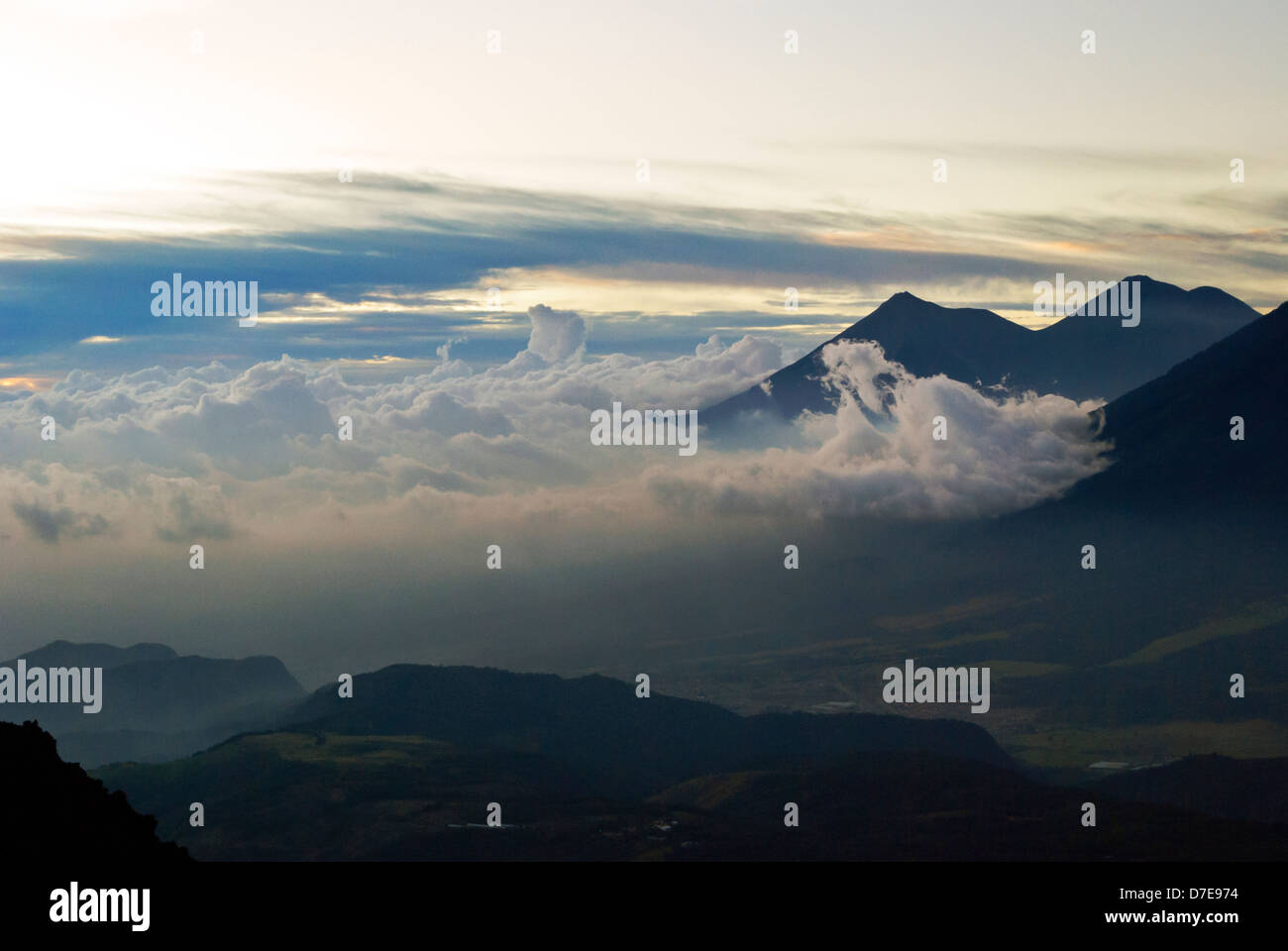 Volcan Acatenango e Volcan Fuego, Guatemala Foto Stock