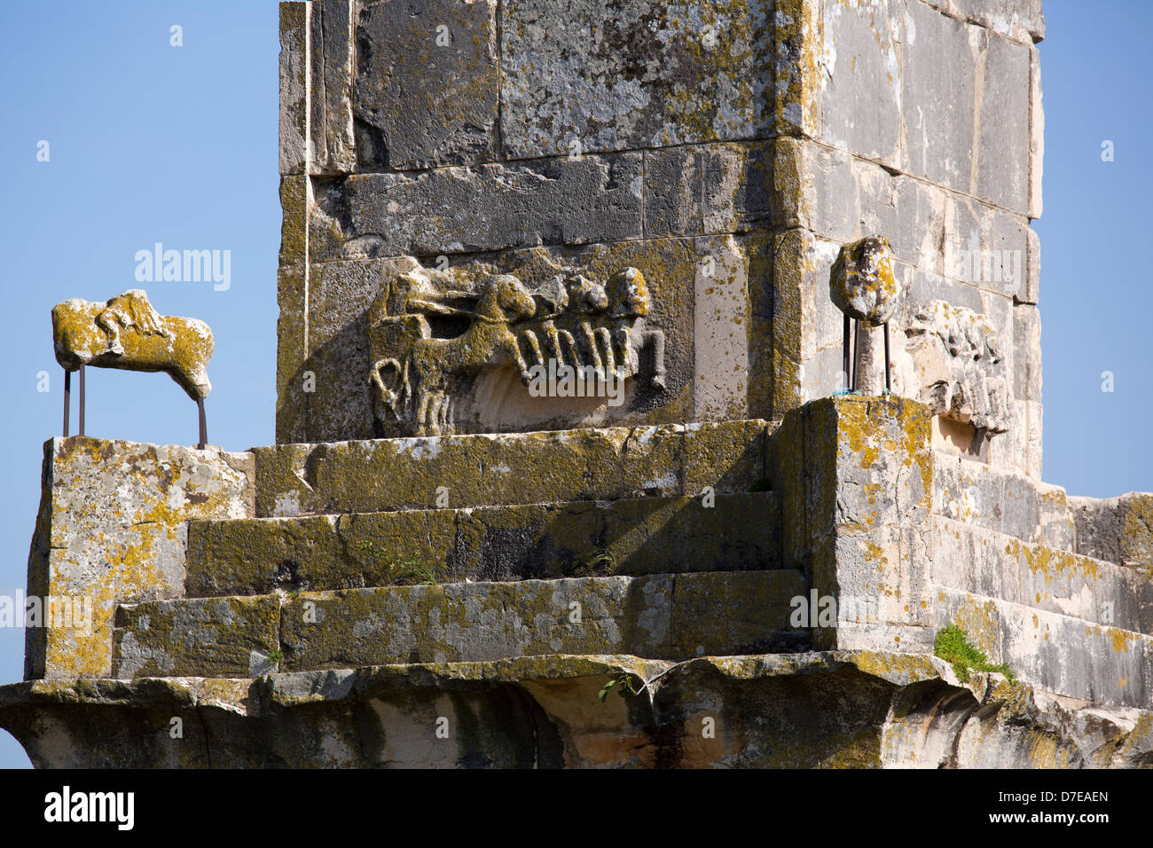 Lybico-Punic nel Mausoleo, le rovine Romane di Dougga in Tunisia Foto Stock