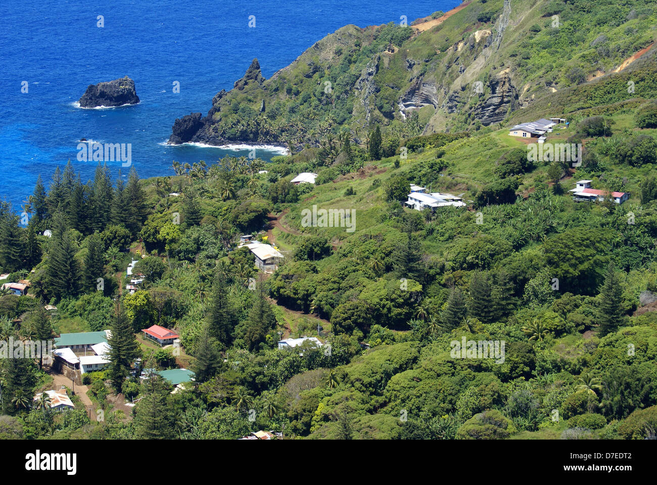 Vista di Adamstown (Isola Pitcairn) da Ridge Foto stock Alamy