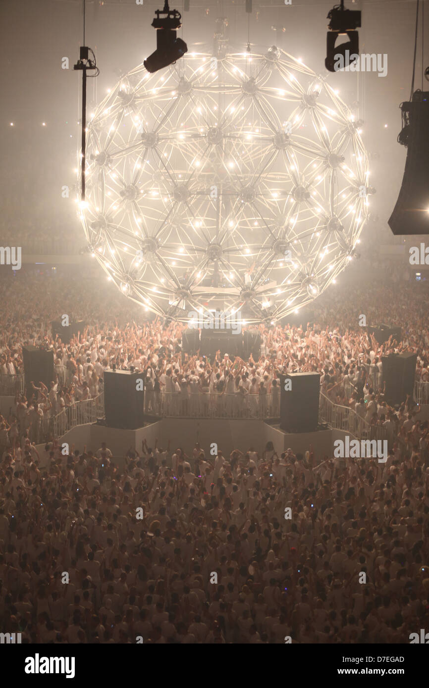 ID&T la sensazione (bianco) partito EDM nell'ArenA di Amsterdam (Paesi Bassi) Foto Stock