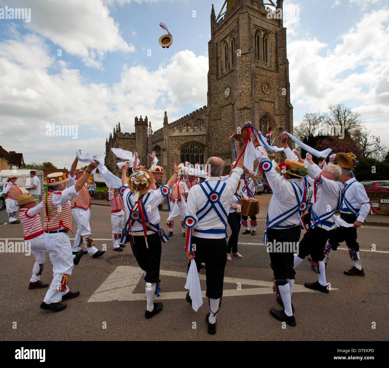 Thaxted, Essex, Regno Unito. Il 6 maggio 2013. Morris ballerini celebrano il giorno di maggio Bank Holiday, Foto Stock