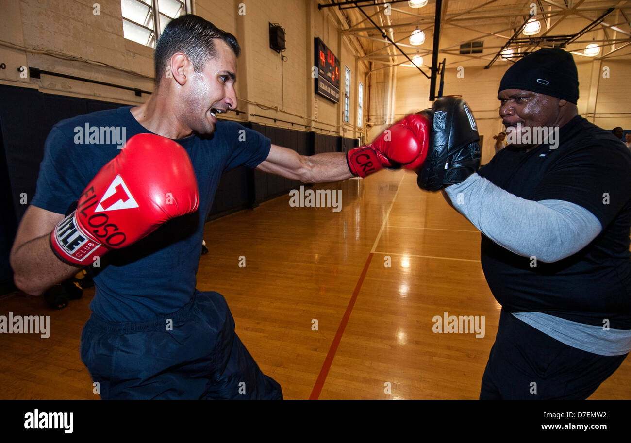 La boxe All-Navy team treni. Foto Stock
