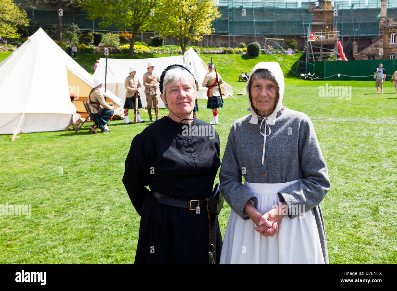 Lincoln, Regno Unito. Il 6 maggio, 2013. Weekend in stile vittoriano a Lincoln Castle in Lincolnshire UK. Persone vestite in stile vittoriano abbigliamento personale carcerario e prigioniero del ser Credit: Paul Thompson/Alamy Live News Foto Stock