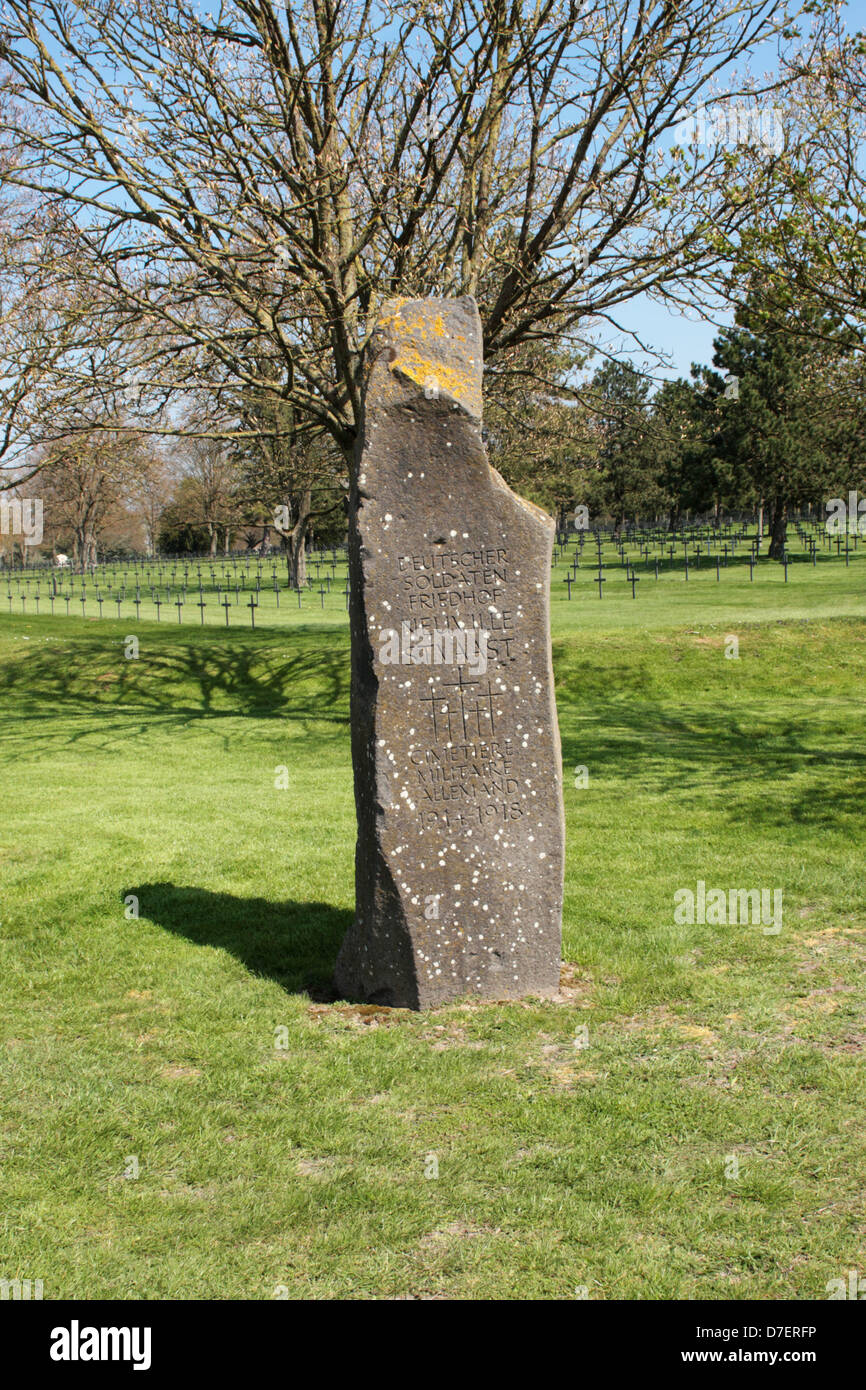 Pietra di marcatore tedesco WW1 Cimitero Militare Neuville St Vaast vicino a Arras Francia Foto Stock