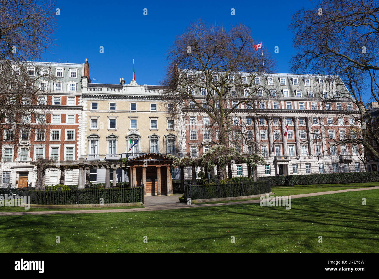 Grosvenor Square Gardens, Mayfair, Londra, Inghilterra, Regno Unito. Foto Stock