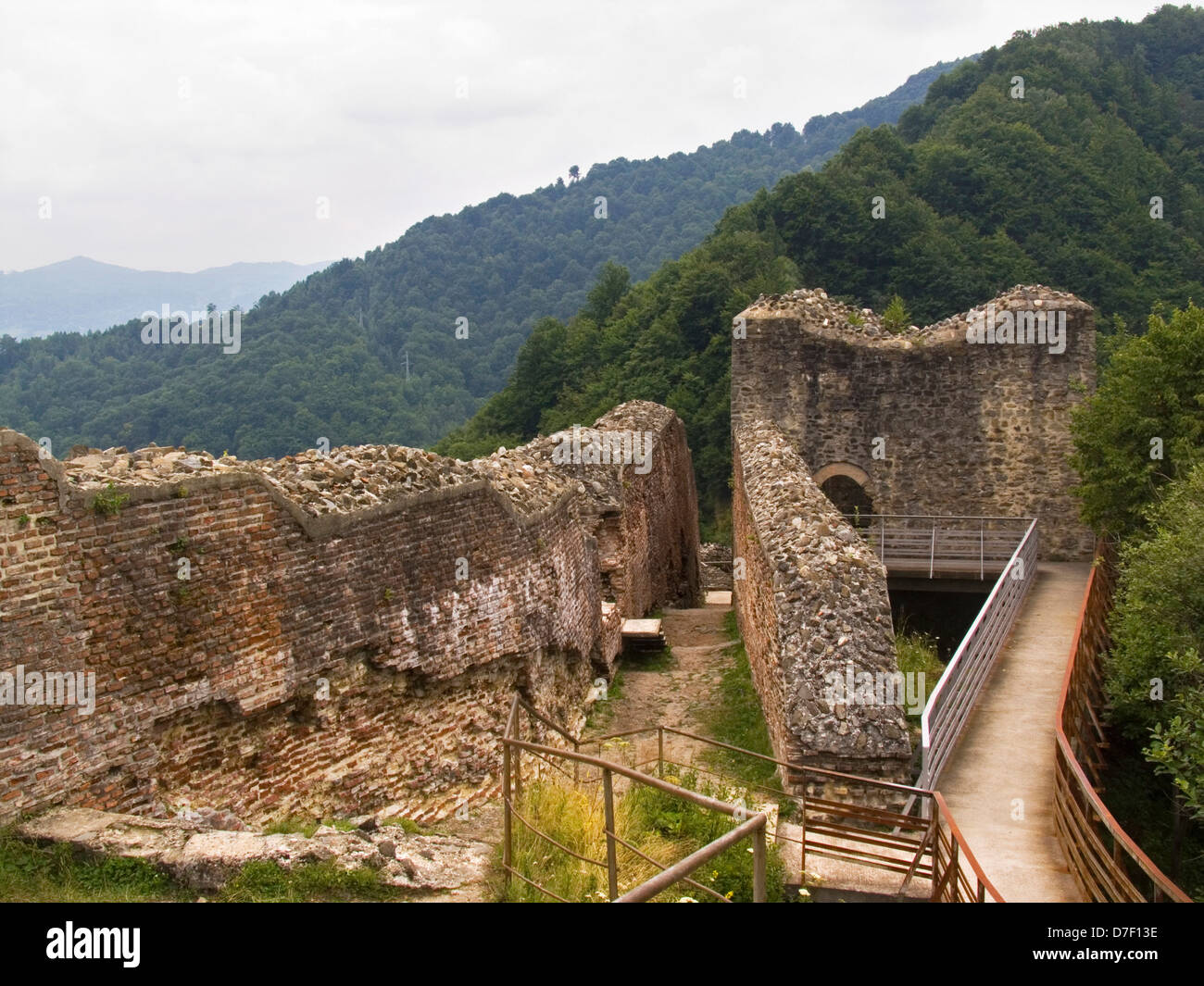 L'Europa, Romania, Valacchia, Monti Fagaras, lungo la strada transfagarasan, castello di poienari, il castello di drakula Foto Stock