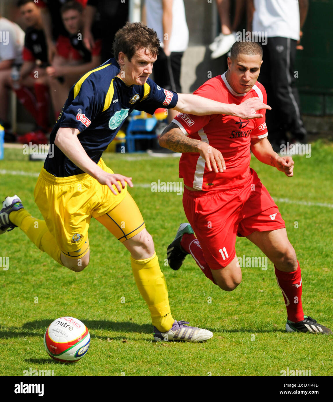 Hemel Hempstead, Herts, Regno Unito. Il 6 maggio 2013. Hemel Hempstead - Evostik Southern Premier League Division Play Off finale - vincitori Gosport Borough vengono promossi alla conferenza campionato dopo una pena 5-4 shoot out la vittoria a Hemel Hempstead Town - 6 maggio 2013 foto di persone Press/Alamy Live News Foto Stock