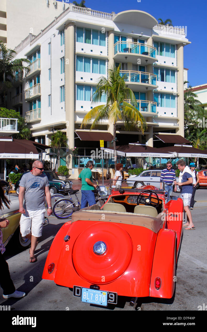 Miami Beach Florida, Ocean Drive, Art Deco Weekend, festival, evento, antiquariato, auto, auto, auto, auto, veicolo, rosso, britannico, sport, coupé, convertibile, 1936 Rai Foto Stock