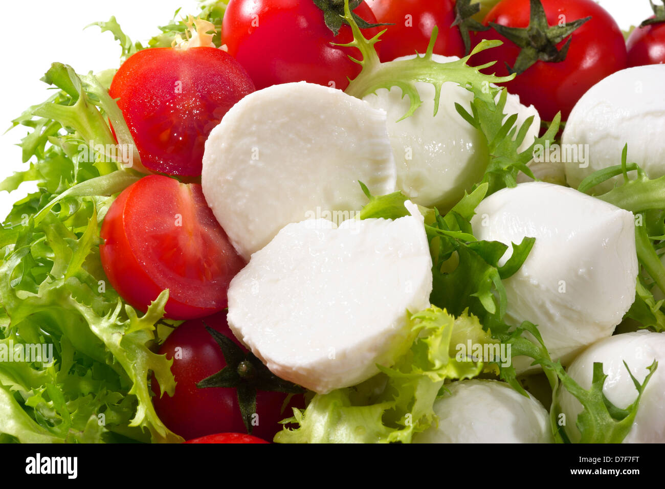 Fresca insalata di lattuga con rosso di pomodori freschi e formaggi italiani "mozzarella" Foto Stock