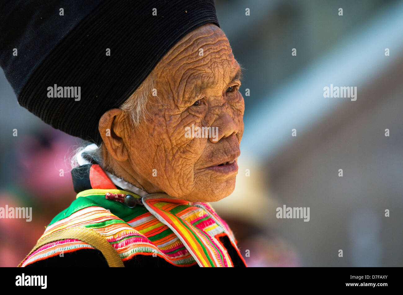 Un fiore Hmong / Miao donna. Foto Stock