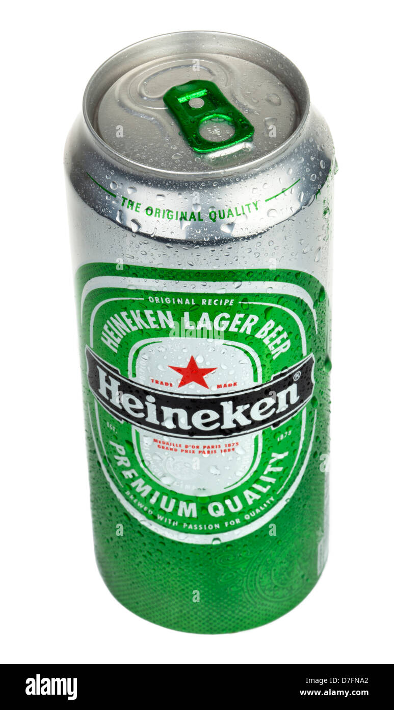 Tel Aviv Israele - xx Marzo 2011: 0,5 litri può refrigerate Heineken birra  lager sudorazione gocce acqua isolati su sfondo bianco Foto stock - Alamy