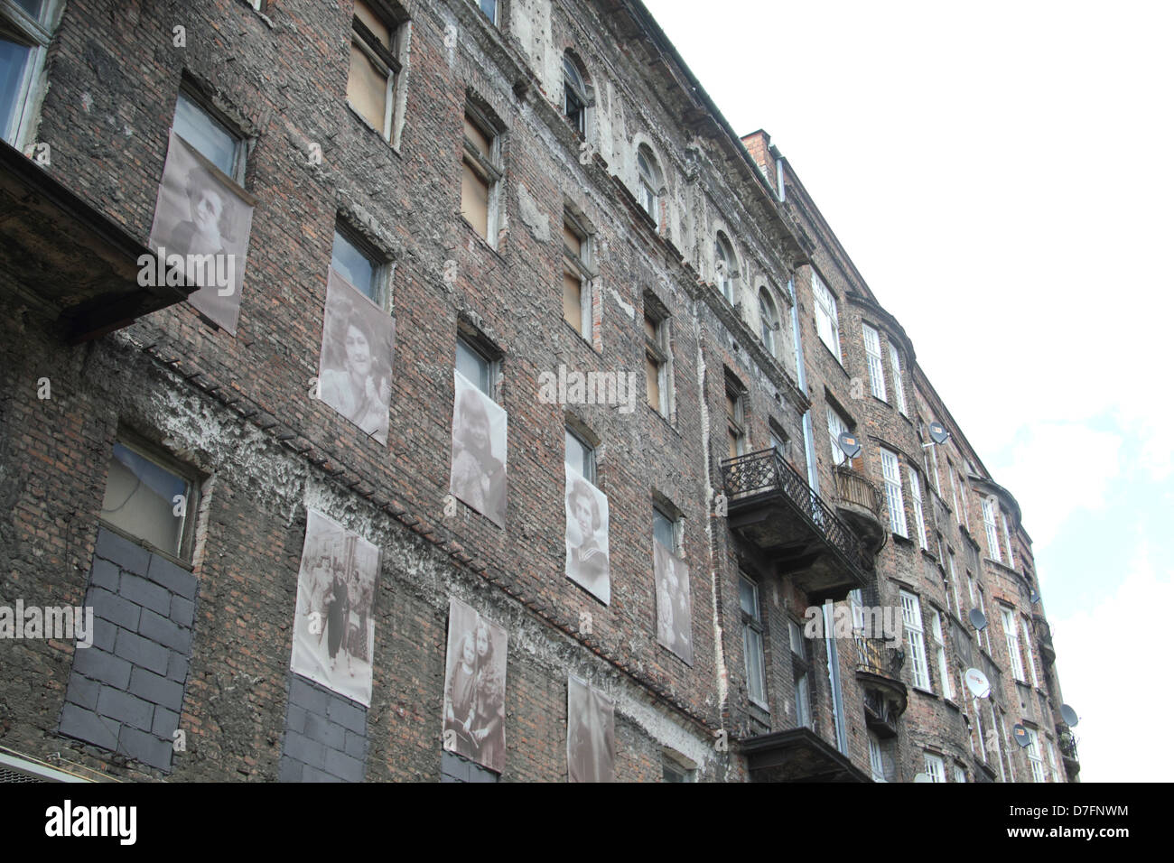 Edificio superstite dell'ebreo del Ghetto di Varsavia a Prozna Street vicino a Piazza Gzibovska Polonia Foto Stock