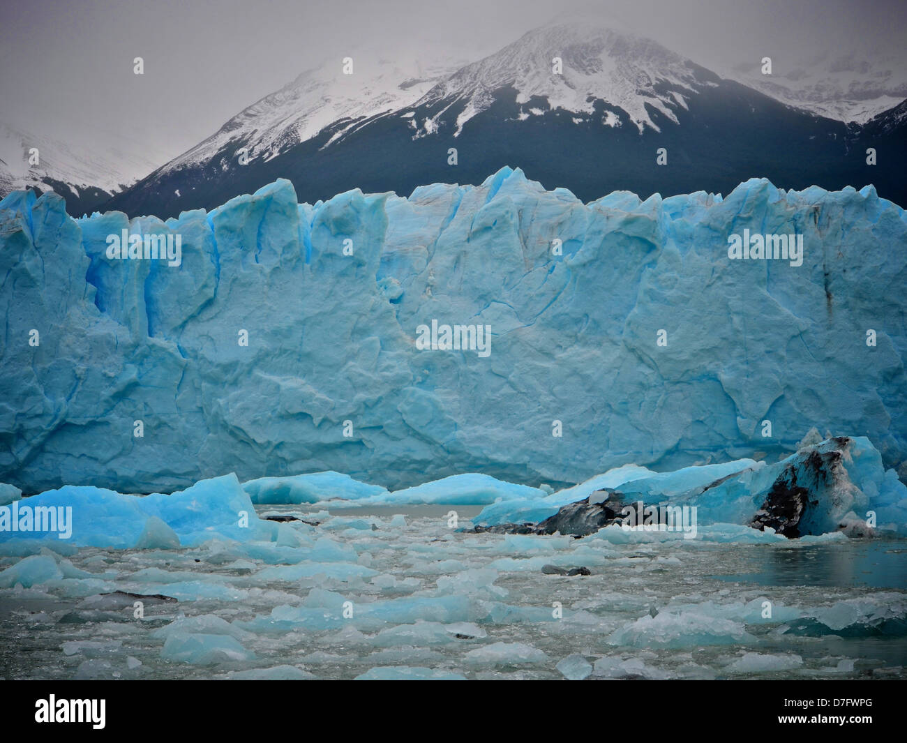 Blu ghiaccio sul ghiacciaio Perito Moreno in Argentina Patagonia Foto Stock