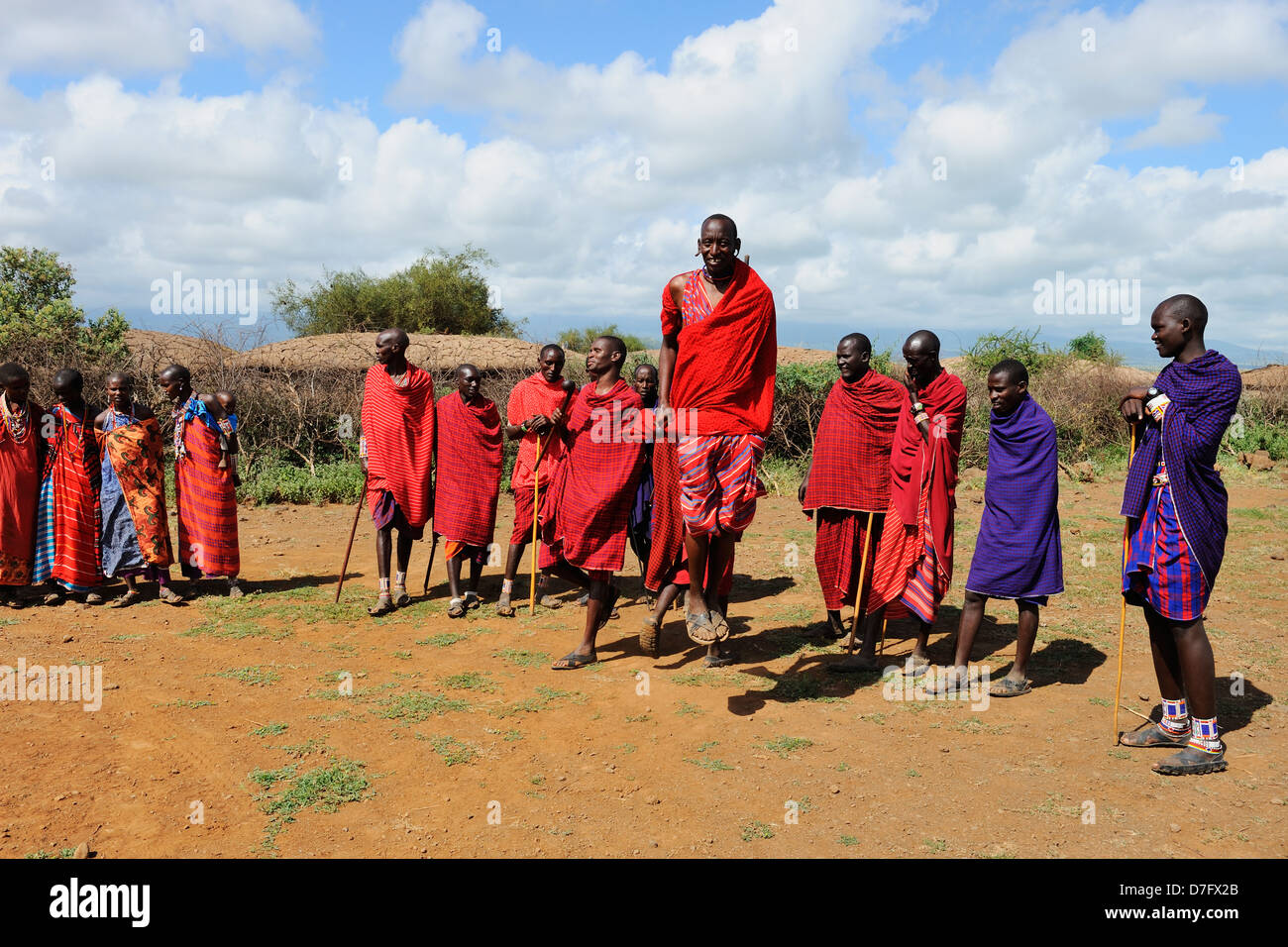 Masai tribesmen in Amboseli National Park, Kenya, Africa orientale Foto Stock