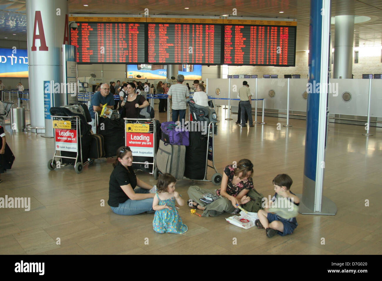 Partenza il terminal 3 dell'aeroporto di ben gurion (2006) Foto Stock