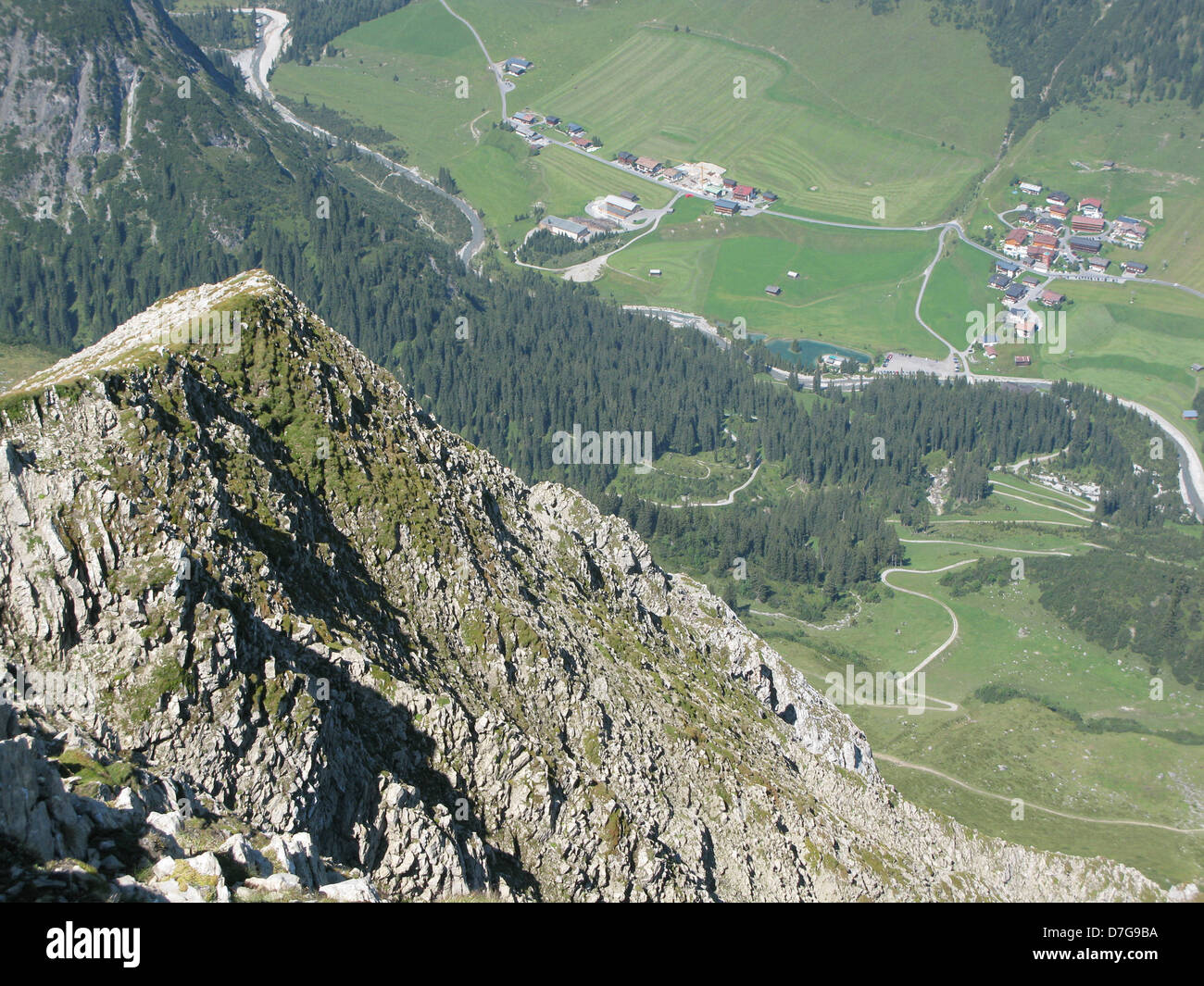 Vista da Omeshorn della città alpina di Zugo, nel Vorarlberg regione dell'Austria Foto Stock